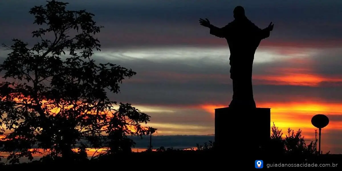 Descubra o Cristo Redentor: Atração Imperdível em São João